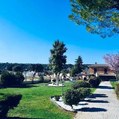 Complejo Valdepusa Holiday home *